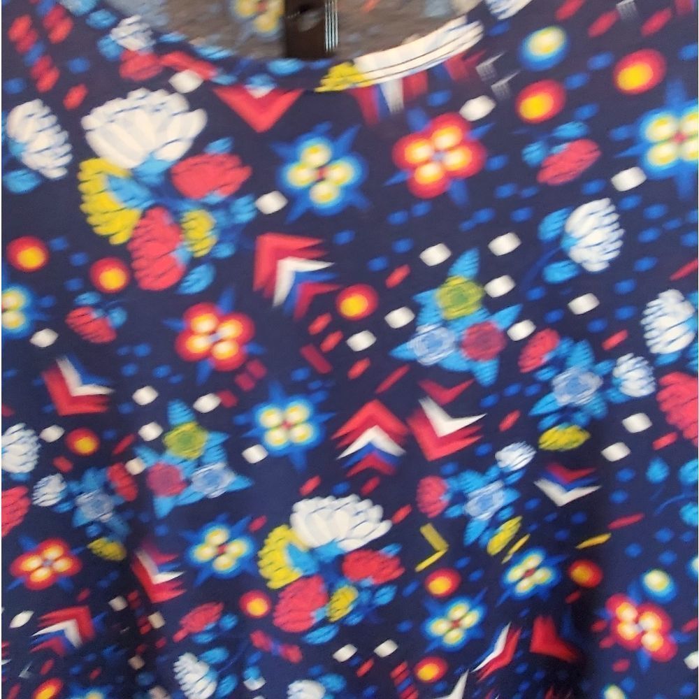 LuLaRoe Top - Picture 3 of 8